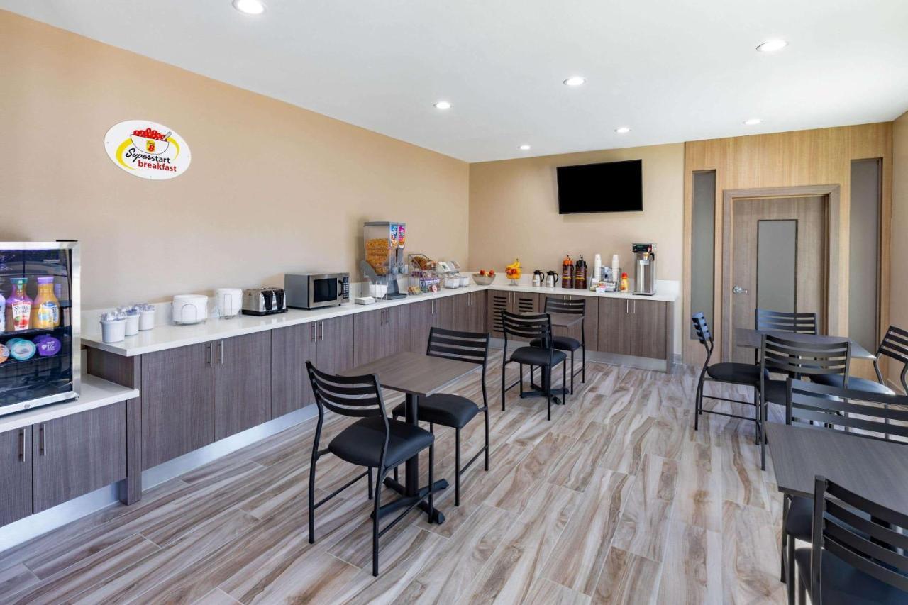 Super 8 By Wyndham Houston Nw Beltway 8-West Rd Jersey Village Exterior foto